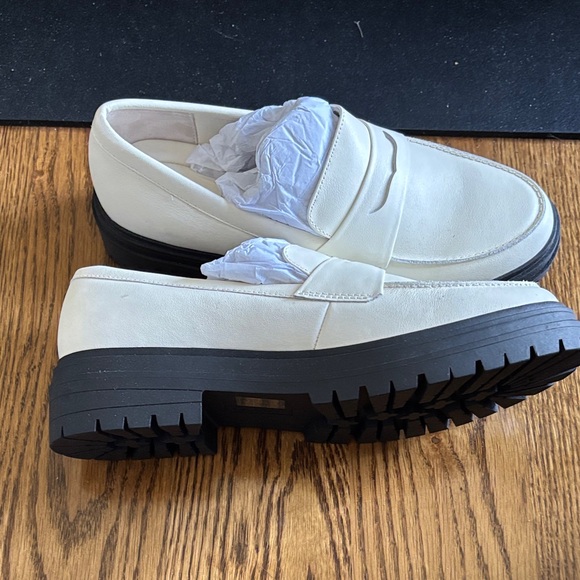 NWT Quince Lug Sole Cream Loafers - Picture 2 of 6